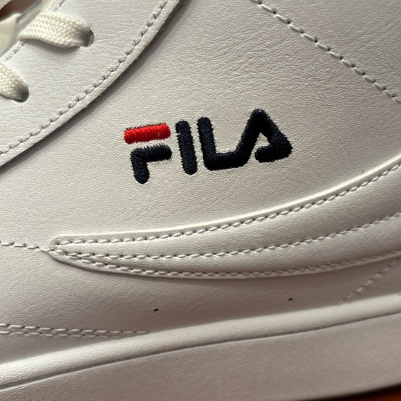 Women’s FILA white leather high top sneaker size 9 - Picture 12 of 12